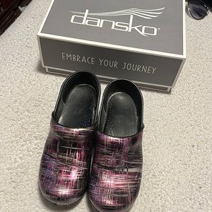 Dansko clinical shoes